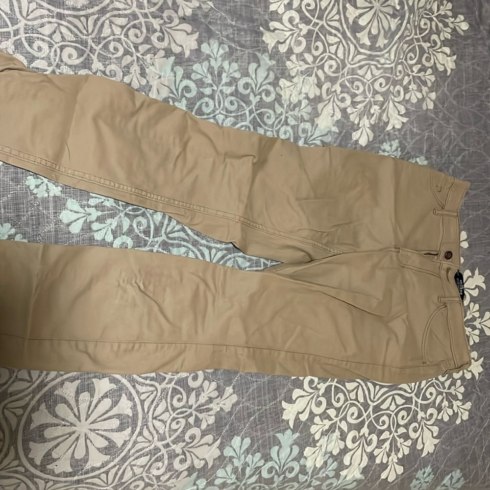 SOLD Hollister tan/kakis jeans for school